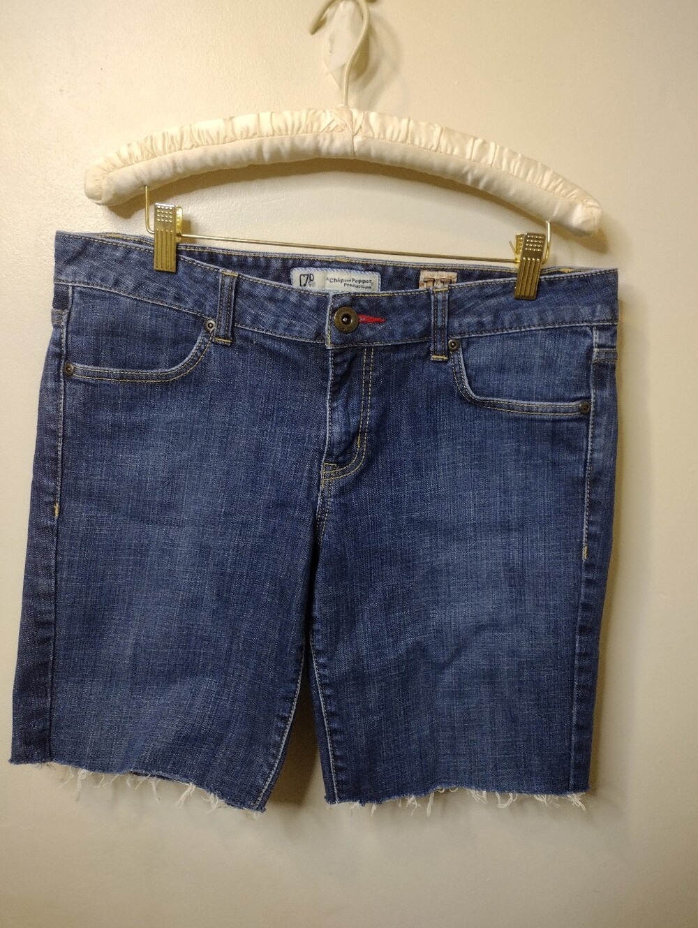 Chip & Pepper Vintage 90's/Y2K Glenbrook Bermuda Mid-Rise, Cut-Off Denim Shorts